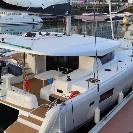 Πλωτό κατάλυμα Catamaran Lagoon 42 Βίγκο