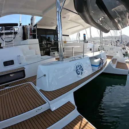 Catamaran Lagoon 42 * Βίγκο