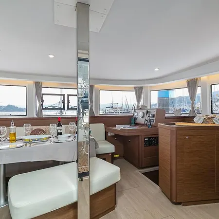 Catamaran Lagoon 42 * Βίγκο