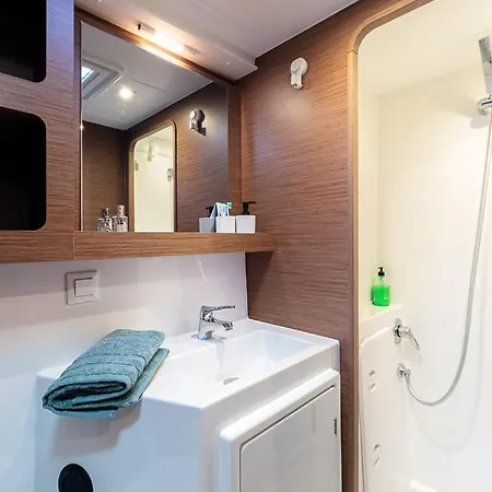 Catamaran Lagoon 42 * Βίγκο